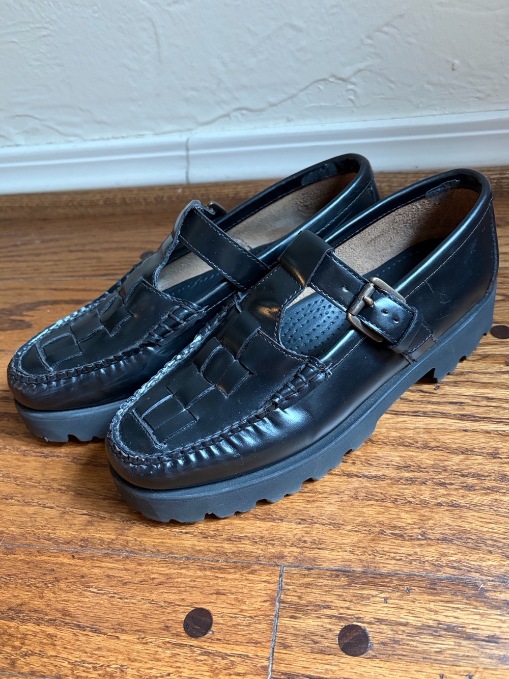 G.H. Bass Weejuns Womens T-Strap Mary Jane Fisherman Super Lug Loafers